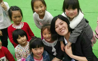 “我可以叫你媽媽嗎？”——一位基層女代表和她的希望小學