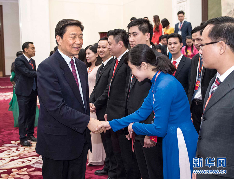 5月22日，中共中央政治局委員、國家副主席李源潮在北京會見越南胡志明共青團中央書記處第一書記黎國鋒率領的越南青年代表團。 新華社記者李濤 攝