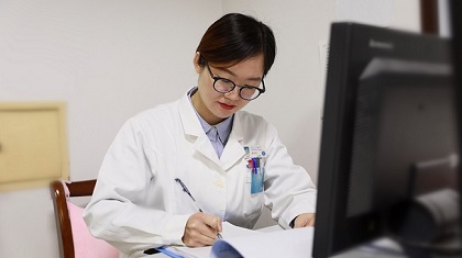 有才！這位女醫(yī)生自創(chuàng)說唱視頻，讓科普更“接地氣”